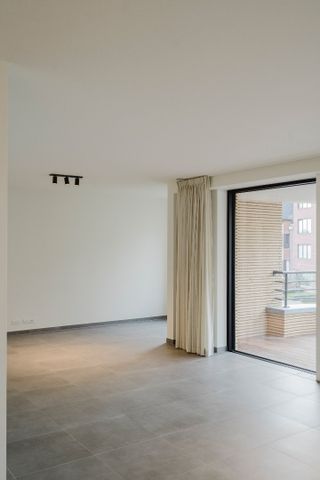 Appartement te huur in Kortrijk - Photo 2