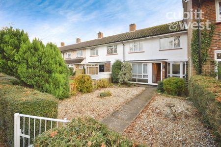 3 bedroom terraced house to rent - Photo 2