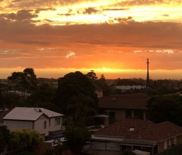 Chic one bedroom apartment with bay views in prime location - Photo 5