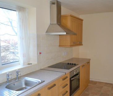 2 bedroom Flat To Let - Photo 4