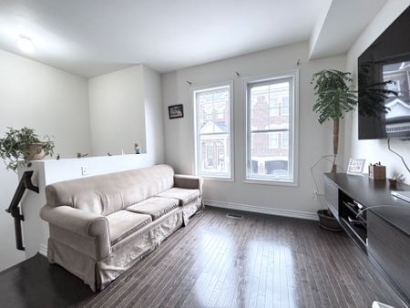 For Lease - 10 Porter Avenue West Avenue Unit# 53, Vaughan, Ontario - Photo 2