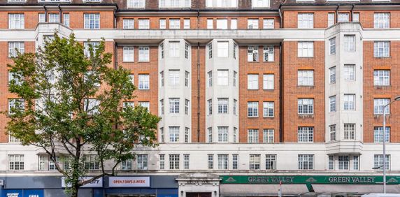 1 bedroom flat in Kensington High Street - Photo 2