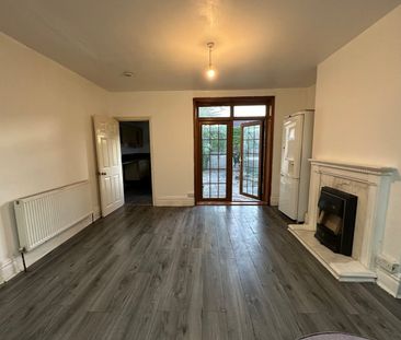 3 Bed Semi-Detached House, Coniston Avenue, IG11 - Photo 4