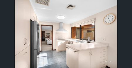 Immaculate Family Home in the Highly Sought-After Cambridge Estate - Photo 3