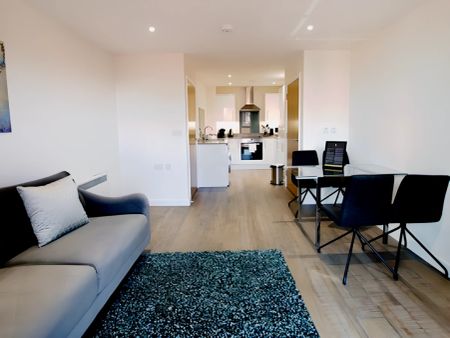 One Bedroom Apartment - Balcony - Photo 2