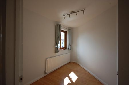 3 bedroom apartment to rent - Photo 2