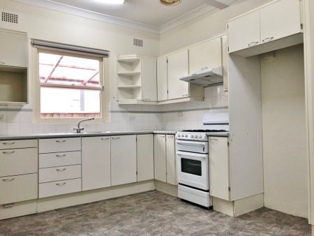 9 Ulm Street, Maroubra NSW 2035 - House For Rent | Domain - Photo 4