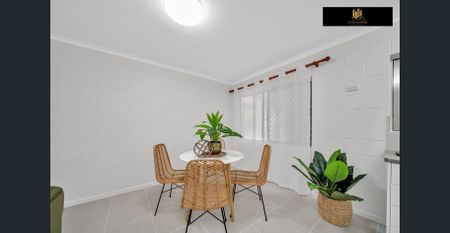 Beautifully Renovated Home in Holloways Beach! - Photo 4