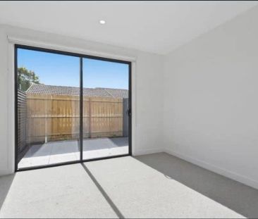 “Modern Townhouse in Convenient Location!” - Photo 4