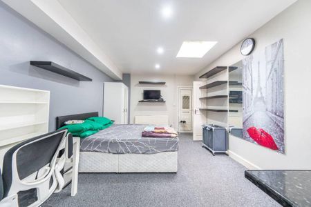 4 bedroom detached house to rent - Photo 5