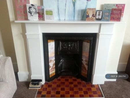 4 bedroom maisonette to rent - Photo 2