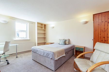 Lime Walk, Headington - Photo 2