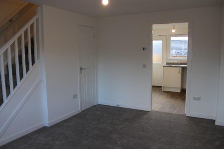 2 bed terraced house for rent in Fernieside - Photo 2