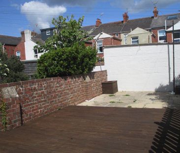 2 bedroom terraced house to rent - Photo 2