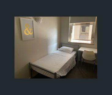 3 Bedroom Fully Furnished Apartment in the Perfect CBD Location! AV... - Photo 4