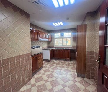 Free gym and pool, game lounge, balcony, spacious. - Photo 2