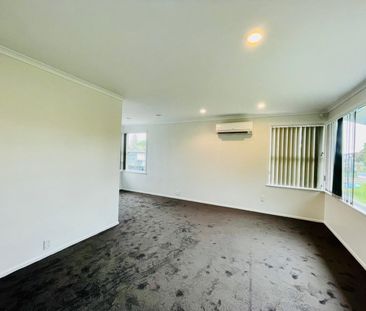 PAPAKURA, 4 BEDROOMS - Photo 3