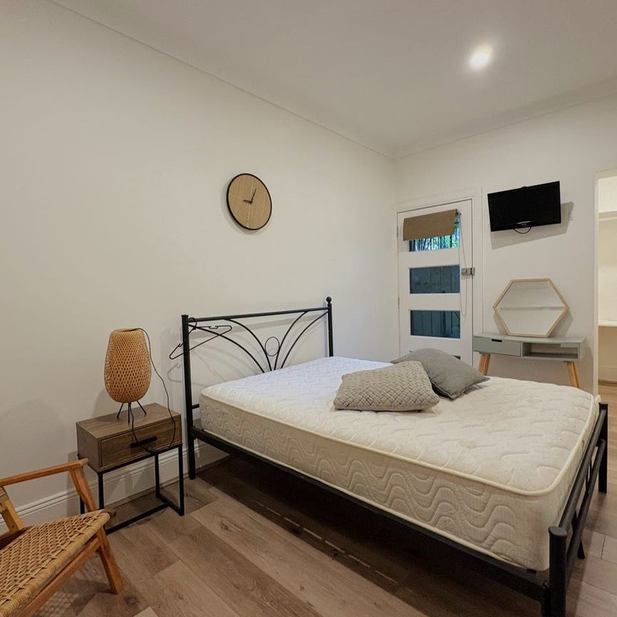 Fully Furnished Inner City Rooms - Photo 1