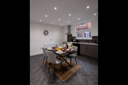 2 Bed Flat, Nottingham, NG7 - Photo 2