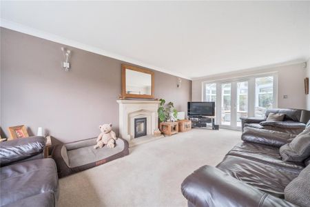 4 bedroom detached house to rent - Photo 2