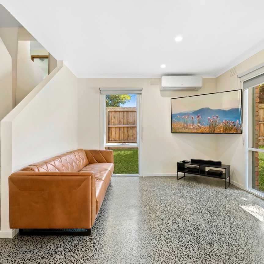 Chic Simplicity – Modern Living Made Easy - Photo 1