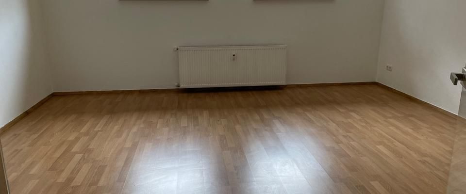 Helle Souterrainwohnung 3 Zi,Kü,Bad, 90m2 in ruhiger Lage - Foto 1