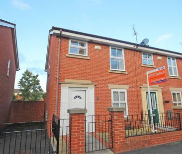 2 bedroom end of terrace house to rent - Photo 1