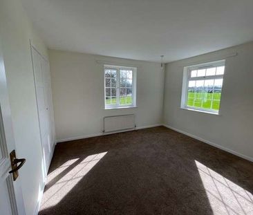 Three bedroom semi-detached cottage with garden and off road parking. - Photo 4