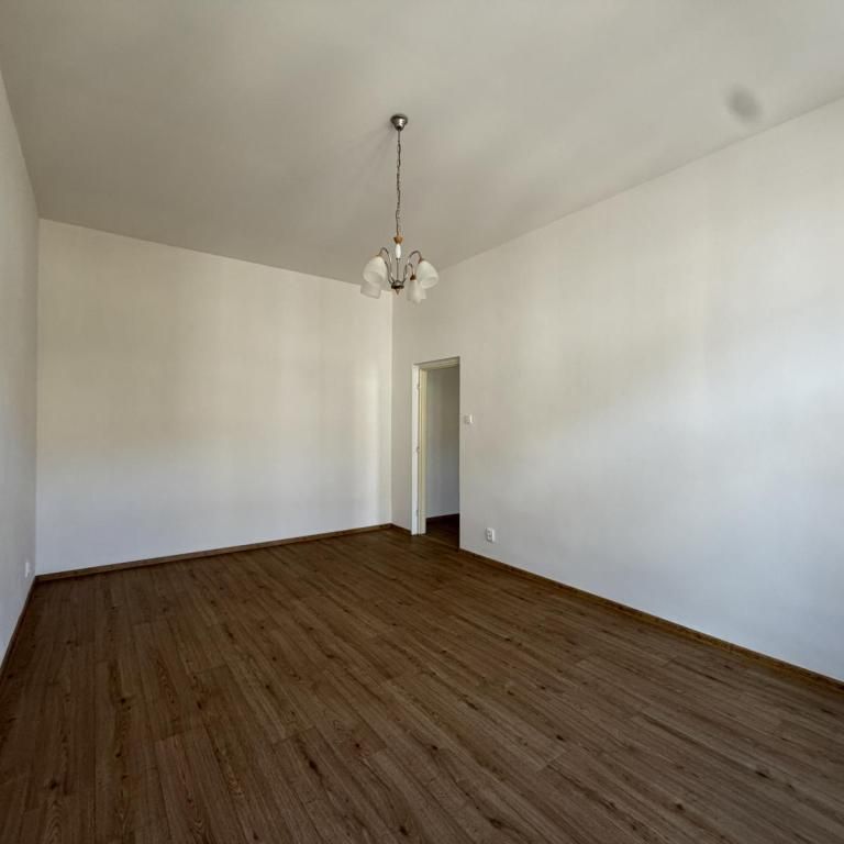 Pronájem bytu 2+1 65 m2 - Fotografie 1