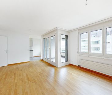 Toll gelegene Wohnung in Oerlikon! - Photo 1