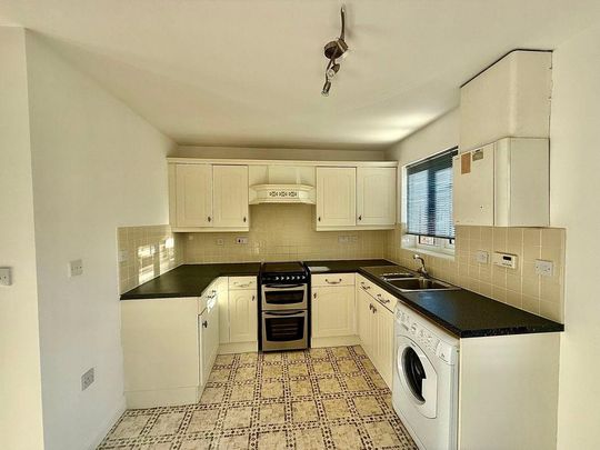 2 bed end of terrace house to rent in NE5 - Photo 1