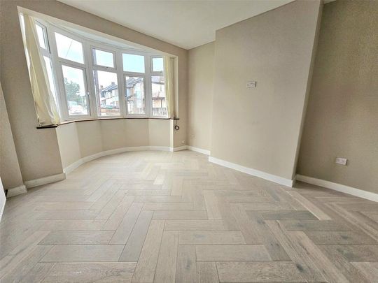 6 bedroom semi-detached house to rent - Photo 1