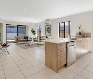 Stunning Coomera Home for Rent - Enjoy Luxurious Living in this Bea... - Photo 3