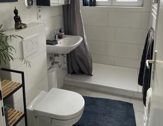 Vermiete WG-Zimmer in modern sanierter Wohnung in Feuerbach - Foto 1