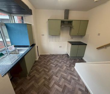 2 bedroom flat to rent - Photo 3