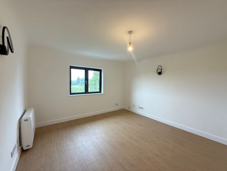 Property For Let - 11 Lance Lane - Photo 3