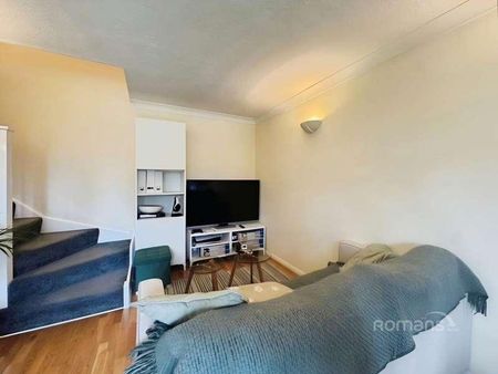 Simpson Close, Maidenhead, Berkshire, SL6 - Photo 2