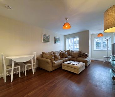 Sullivan Close, Farnborough, GU14 - Photo 6