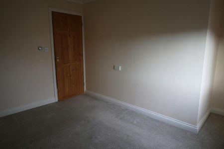 2 bedroom semi-detached house to rent - Photo 4