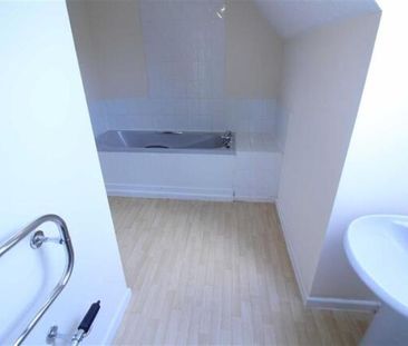 2 bedroom maisonette to rent Bergamot Gardens, Walnut Tree, Milton ... - Photo 4