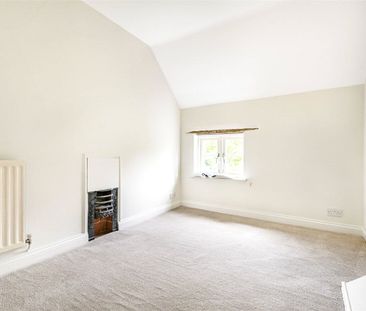 A detached two storey cottage originally constructed in the 1800's ... - Photo 2