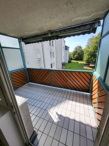 Schöne Wohnung mit Loggia und Parkplatz - Foto 2