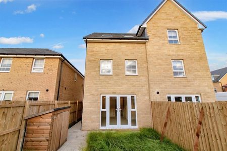 3 Bedroom House - Townhouse - Photo 5