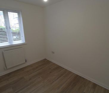 2 bedroom ground floor flat to rent - Photo 5