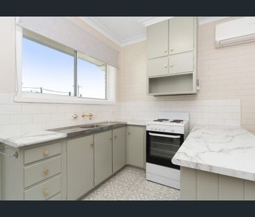 Central living 1 BED, 1 BATH close to shops, beach and hospital - Photo 1