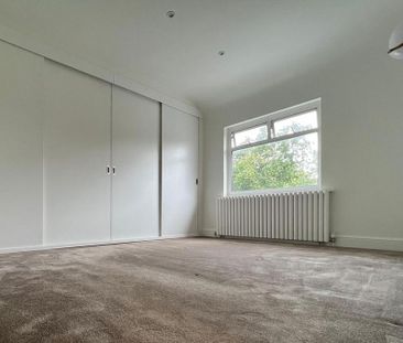4 bedroom semi-detached house to rent - Photo 2