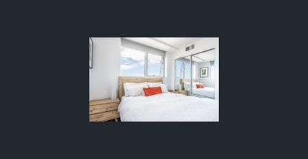 Stylish 3-Bedroom Apartment in a Central Location - Photo 4