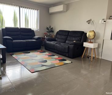 Modern Comfort in Prestigious Highview Estate - Photo 5