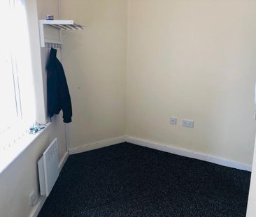 1 bedroom in a flat share to rent - Photo 1