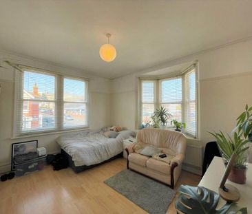 3 bedroom flat to rent - Photo 5